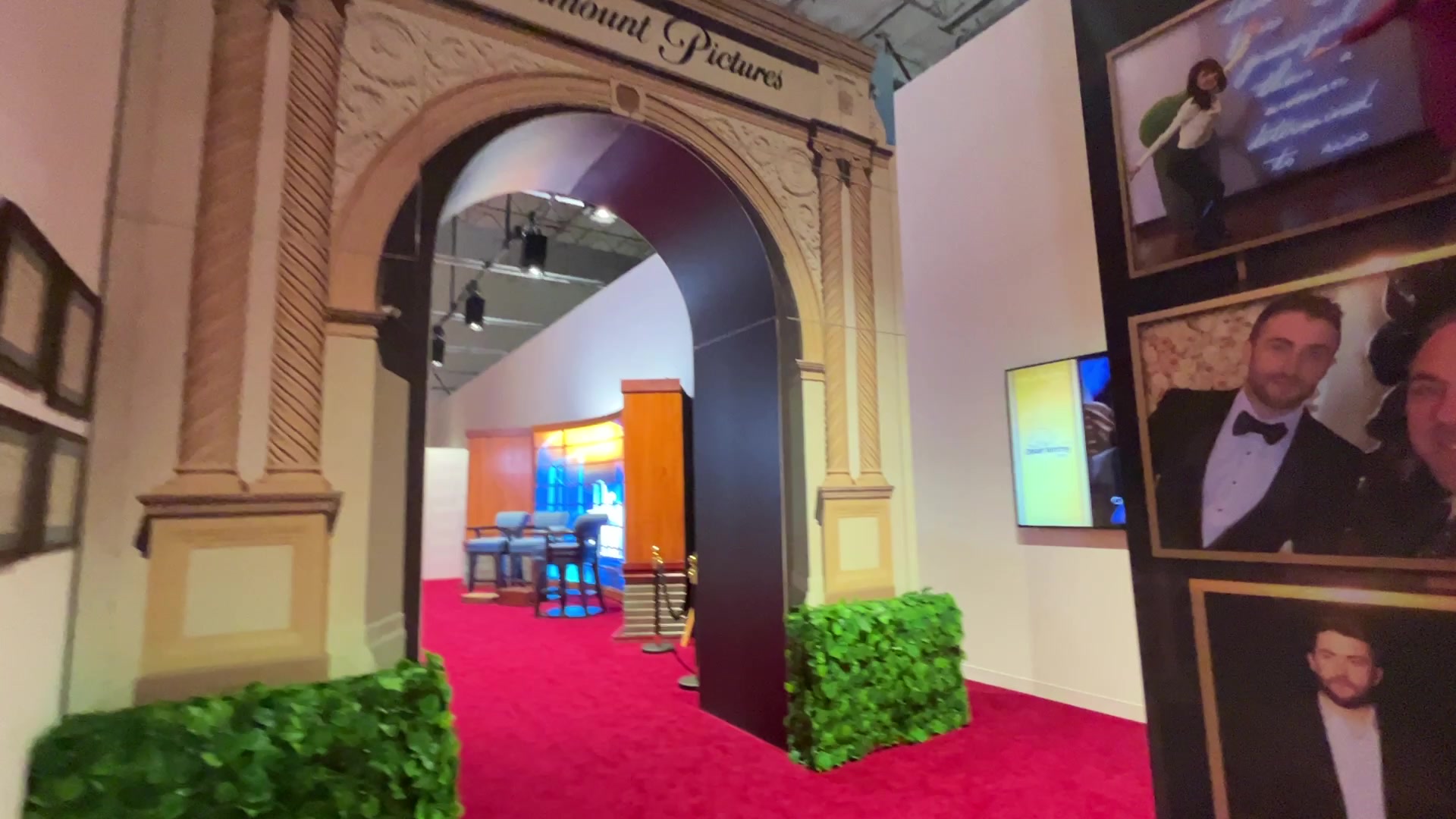 Dr. Phil Audience Experience — built environment, Paramount arch and red carpet