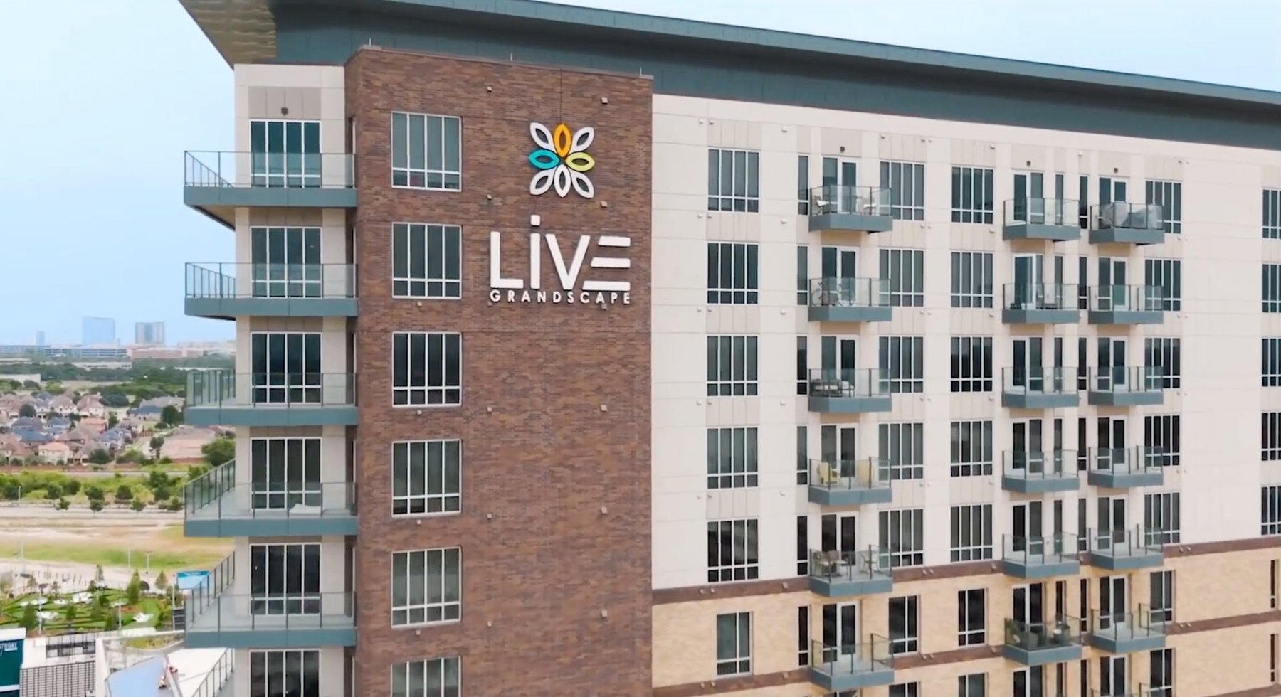 Grandscape Live — building exterior