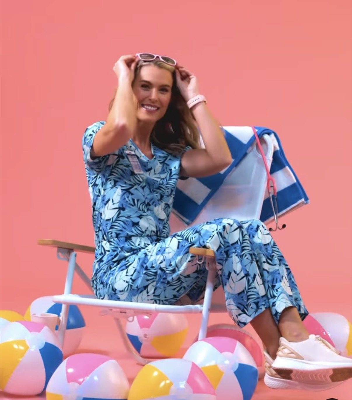 Beach-ball set dressing on coral seamless